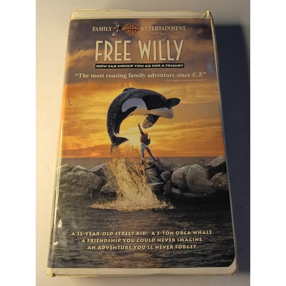 Free Willy VHS 1993 Clamshell